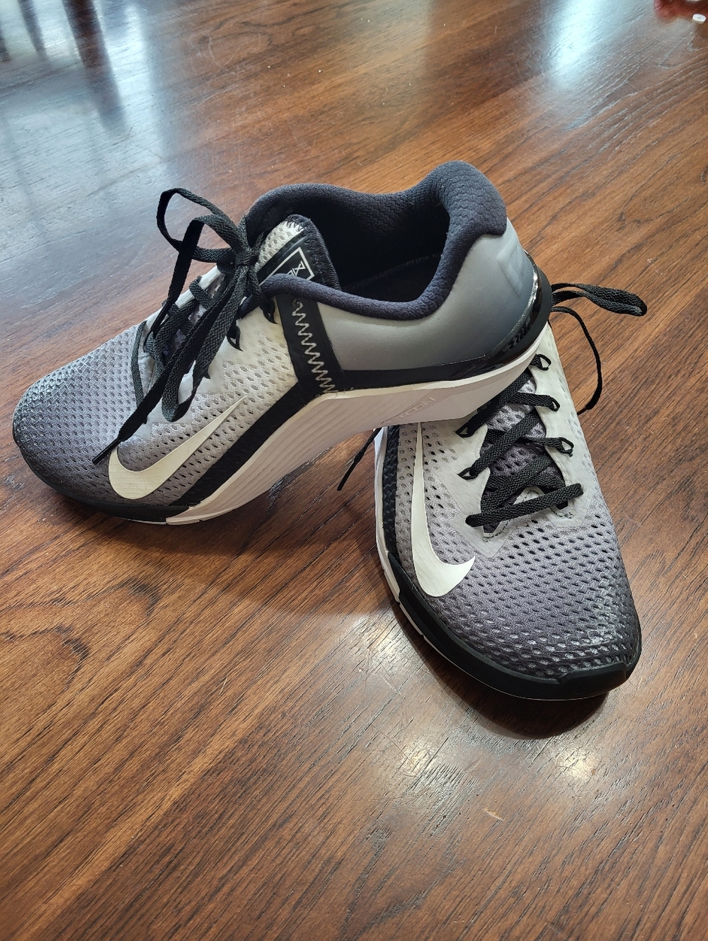 Nike Metcon 6 Women's U.S. 9.5 Athletic Trainer Sneaker Shoe Black/White DJ3073